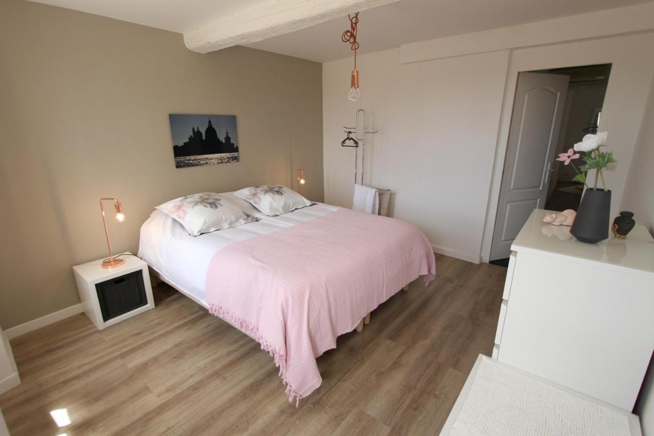 Maison avec piscine et jardin- 4 chambres 8 pers Cuers Extérieur photo