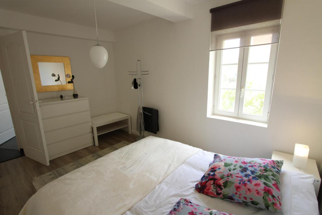 Maison avec piscine et jardin- 4 chambres 8 pers Cuers Extérieur photo